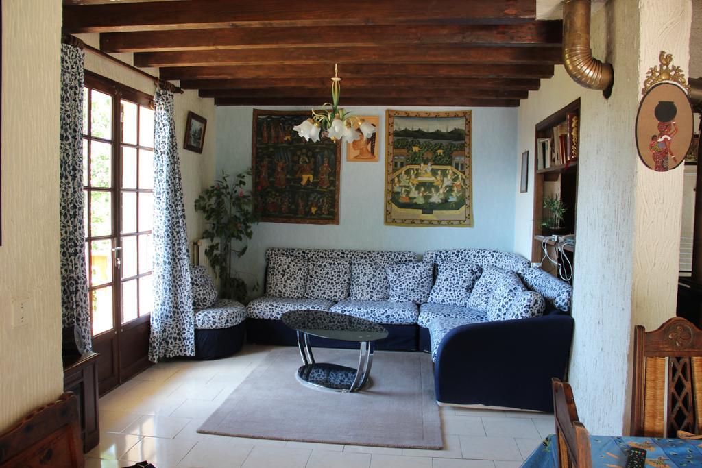 Holiday Home Maison De La Litiere Pugny-Chatenod Pokoj fotografie
